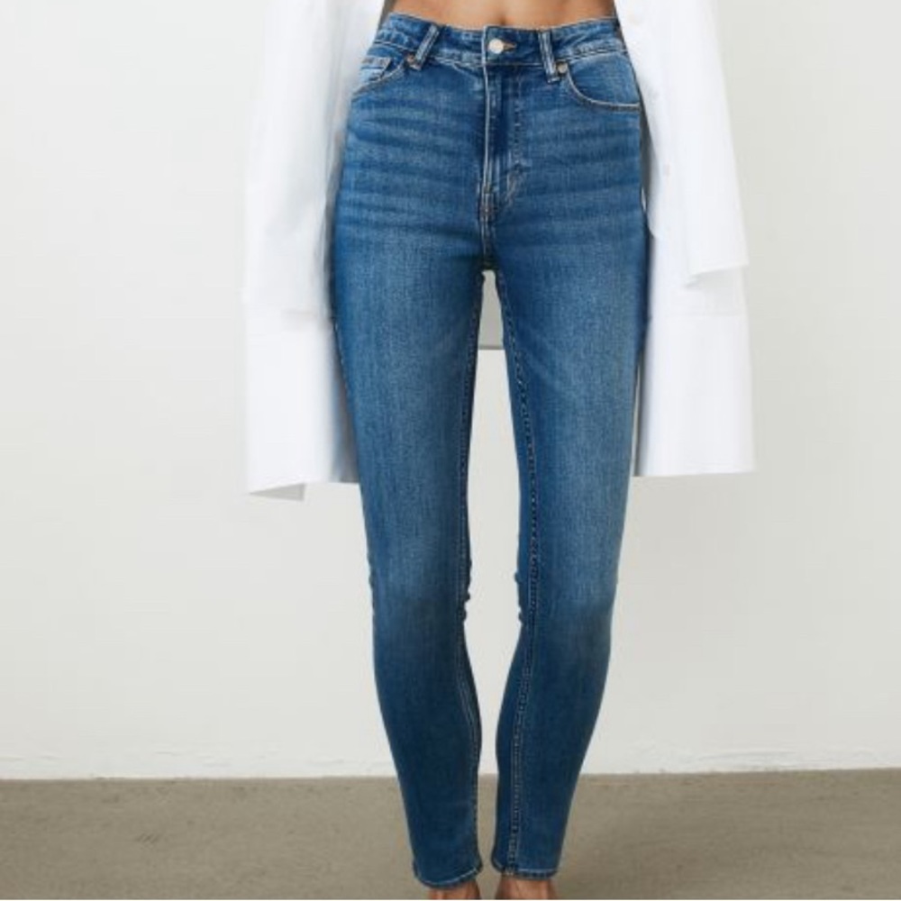 H&M divided skinny jeans size 8